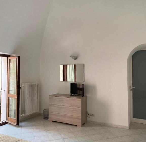 חדר משפחתי, U Carùggiu