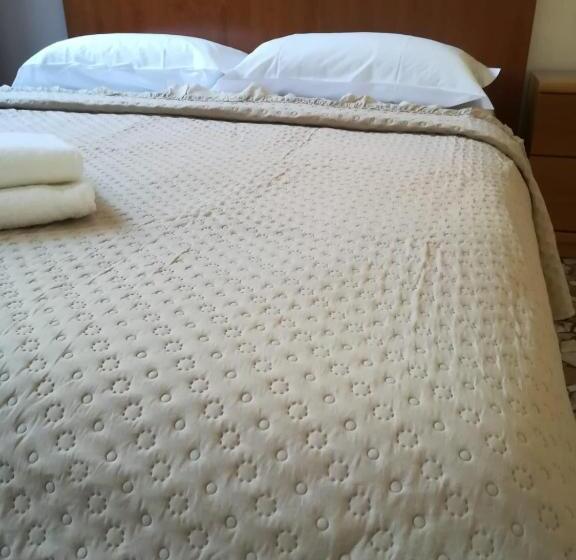 اتاق استاندارد با سرویس بهداشتی مشترک, Venice View Guesthouse