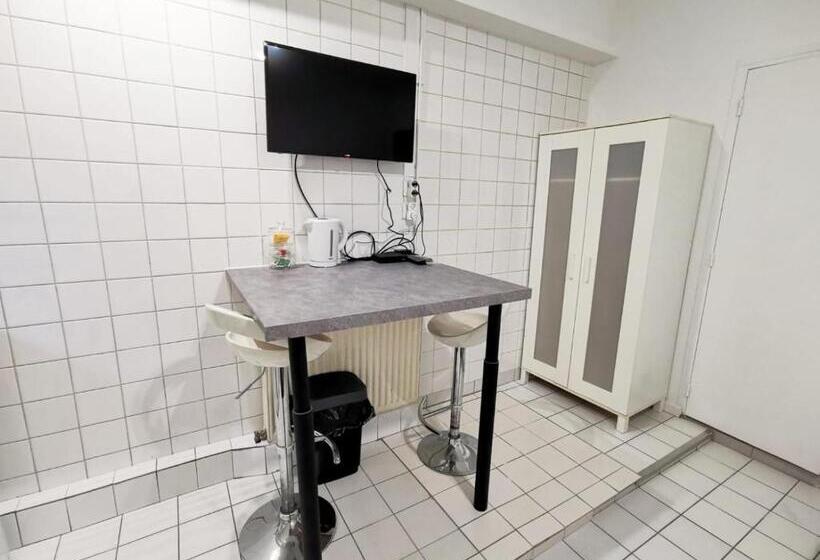 Студия Стандарт, #5 Studio à Proximité De Paris