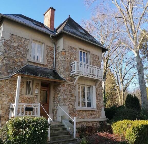 Номер Стандарт Вид на Сад, Pavillon C.r