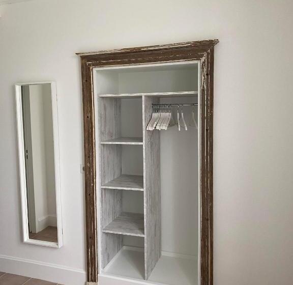 정원 전망 4인용 스탠다드 룸, Château De Chatenay   Macon