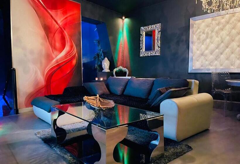 شقة ديلوكس غرفة واحدة, Loveroom21