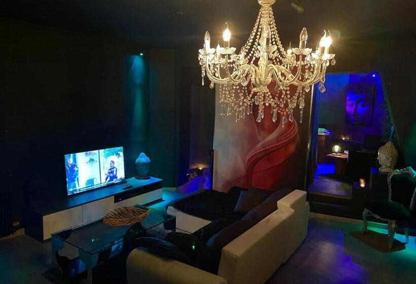Апартаменты Deluxe 1 Спальня, Loveroom21