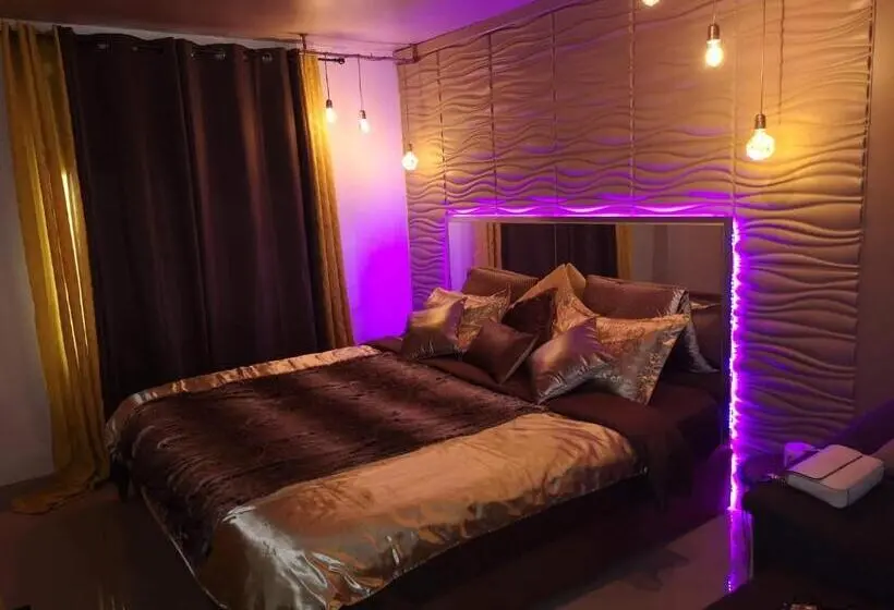 آپارتمان 1 خوابه با تراس, Loveroom21