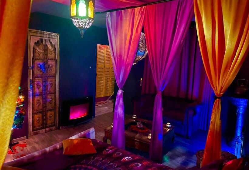 غرفة ديلوكس, Loveroom21