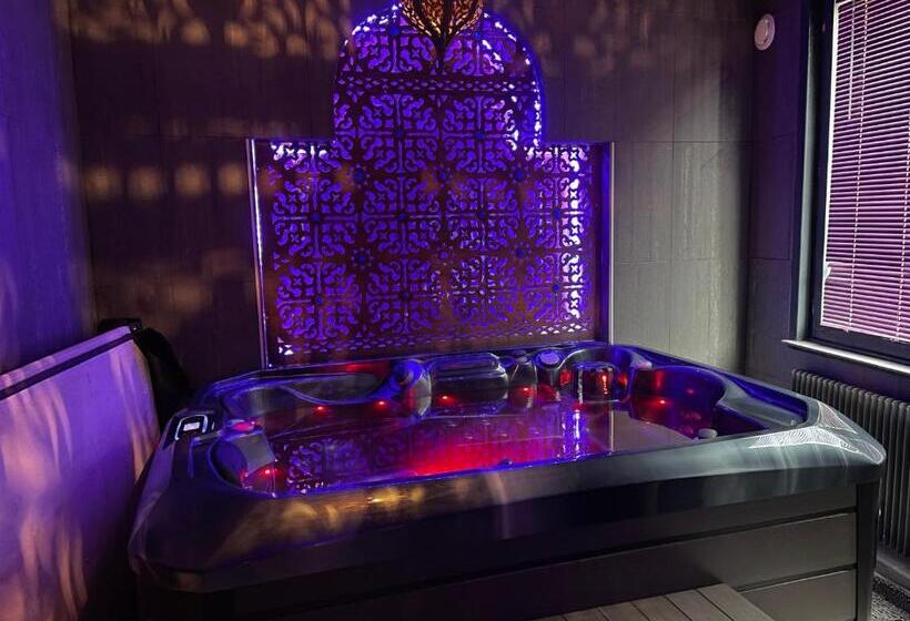 Quarto Deluxe, Loveroom21