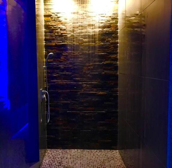 Quarto Deluxe, Loveroom21