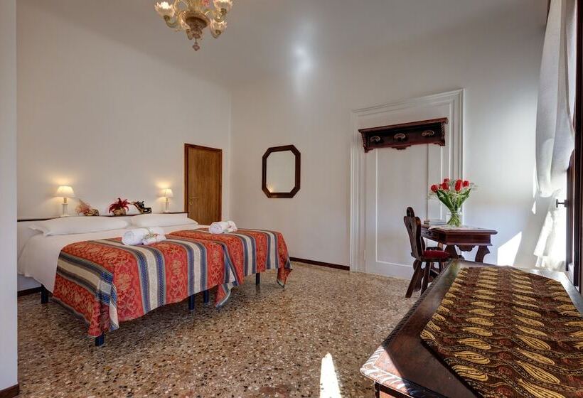 اتاق استاندارد سه نفره, San Samuele