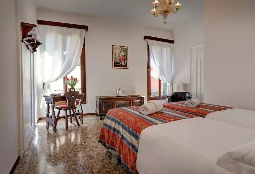 اتاق استاندارد سه نفره, San Samuele