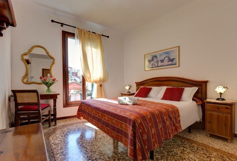 اتاق استاندارد با چشمانداز شهر, San Samuele