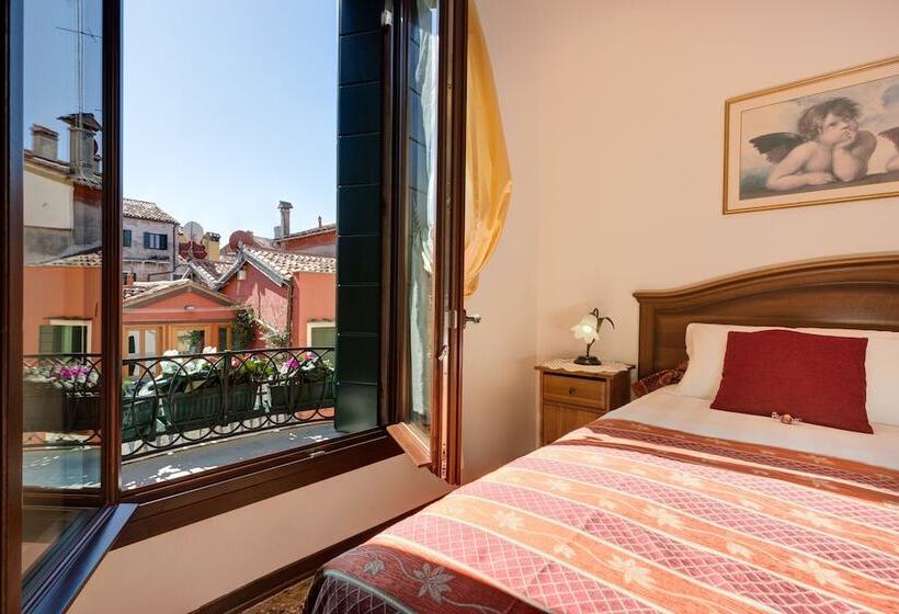 اتاق استاندارد با چشمانداز شهر, San Samuele