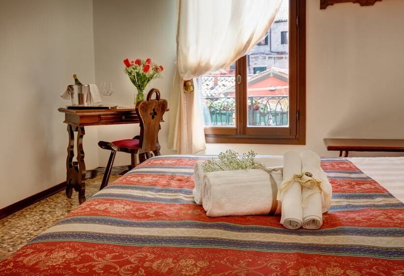 اتاق استاندارد با چشمانداز شهر, San Samuele