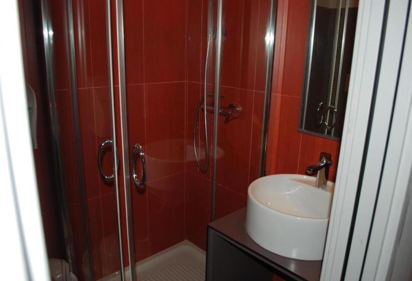 اتاق استاندارد سه نفره, San Geremia