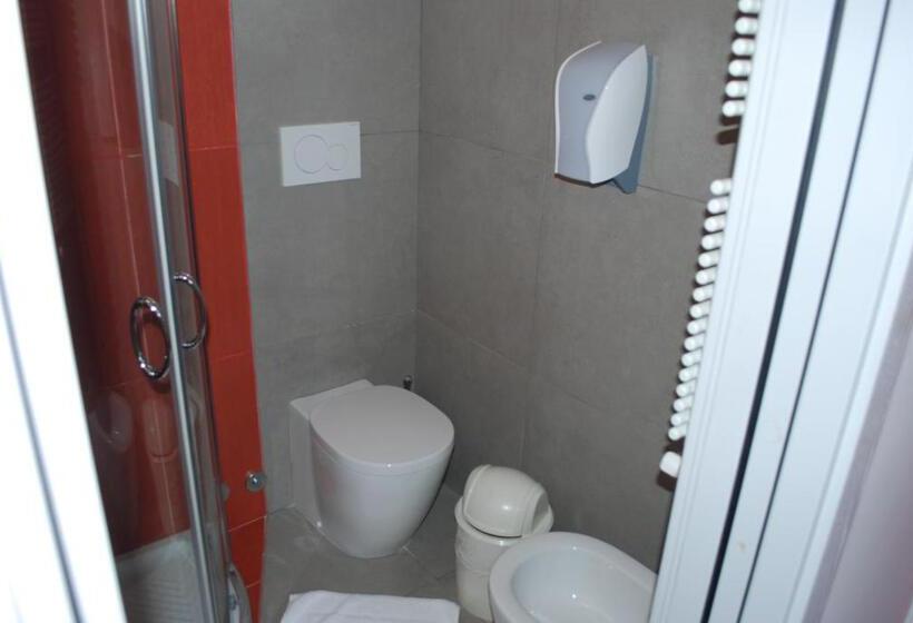 اتاق استاندارد سه نفره, San Geremia