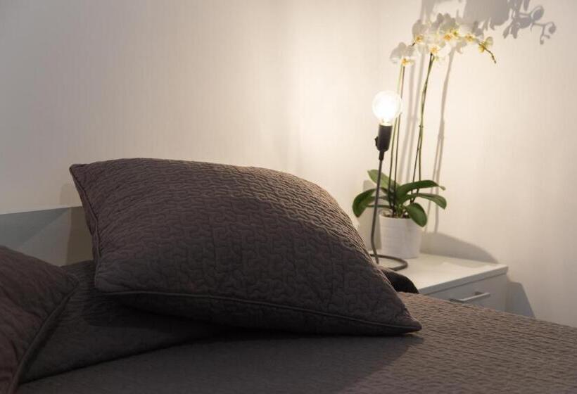 Номер Стандарт, Suite Inn Catania