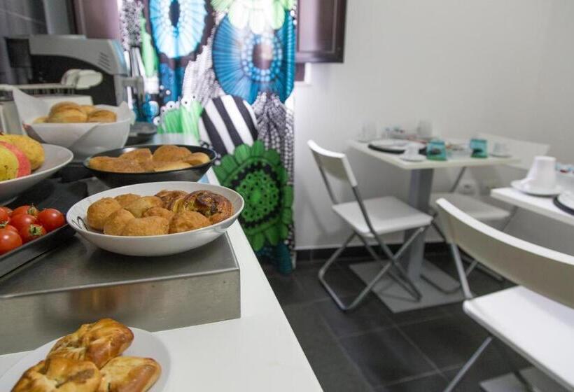 Номер Стандарт Трехместный, Suite Inn Catania