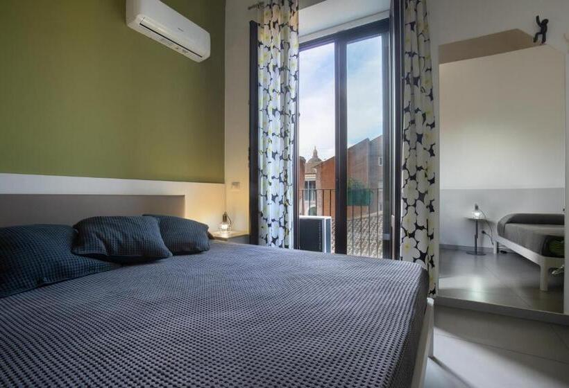 اتاق استاندارد سه نفره, Suite Inn Catania