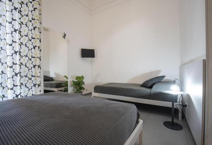 Номер Стандарт Трехместный, Suite Inn Catania