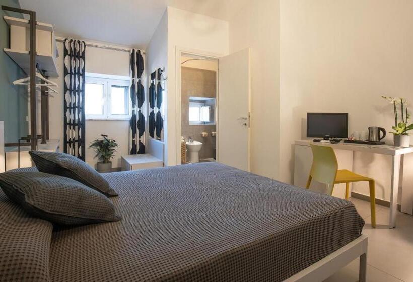 Camera Tripla Standard, Suite Inn Catania