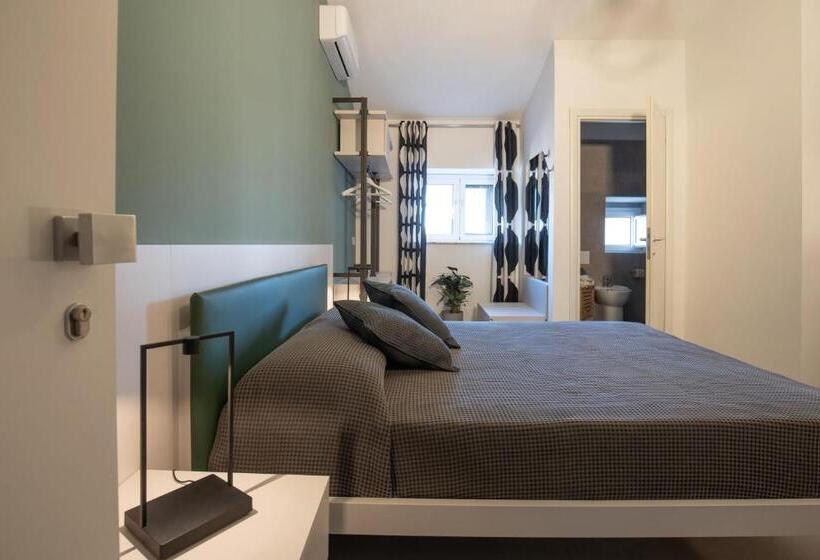 Номер Стандарт Трехместный, Suite Inn Catania