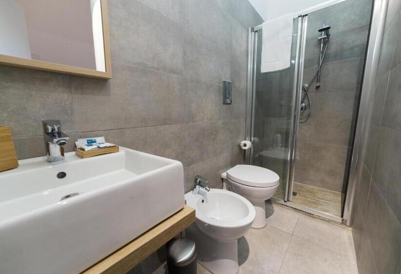 اتاق سوپریور خانوادگی, Suite Inn Catania