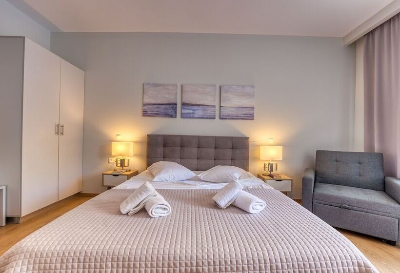 스탠다드 스튜디오, Folies Corfu Town Hotel Apartments