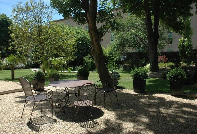 스탠다드 룸 가든 전망, Demeure Saint Louis Historic Manor, City 700m, Parking, Wifi, Electrical Terminal