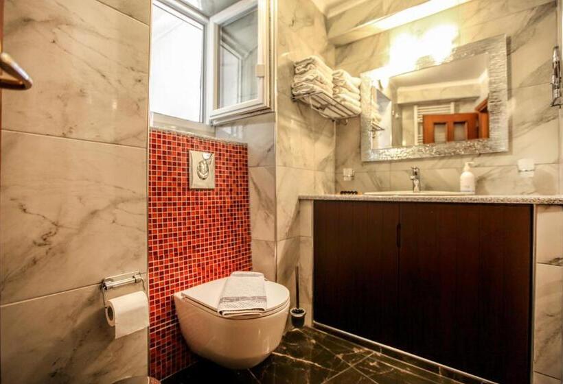 דירת חדר, Alsos House