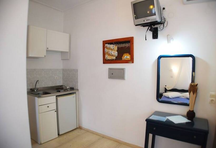 חדר בסיסי, Aretousa Villas