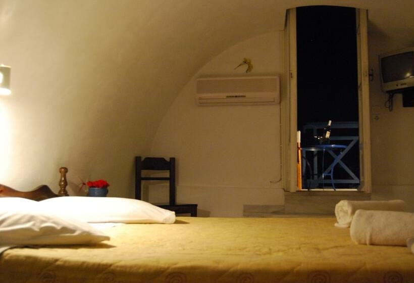 חדר בסיסי, Aretousa Villas