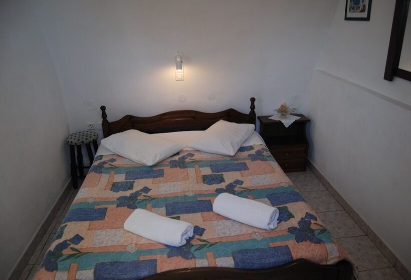 חדר סטנדרט יחיד, Aretousa Villas