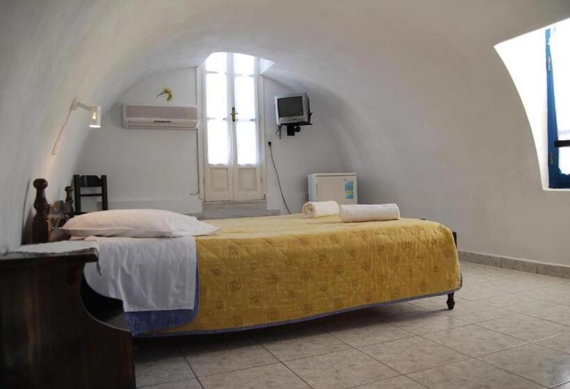 חדר בסיסי, Aretousa Villas