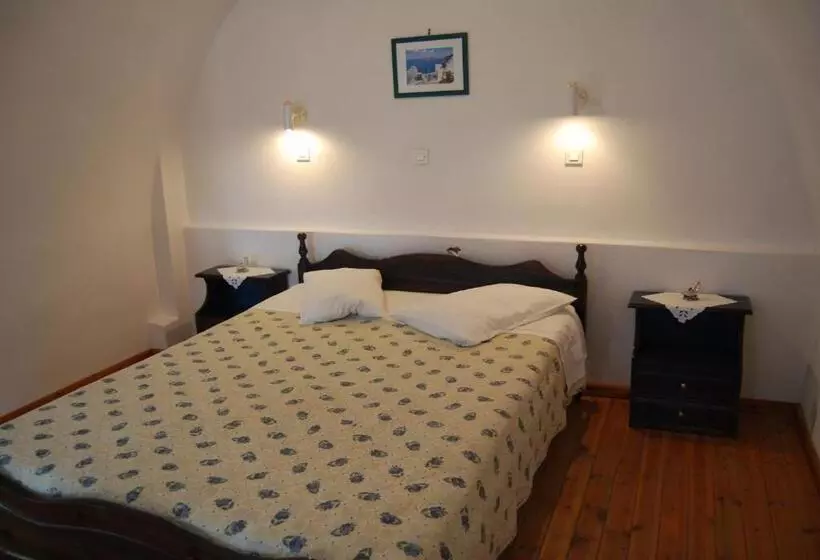 ファミリールーム, Aretousa Villas