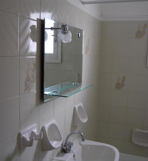 חדר משפחתי, Aretousa Villas