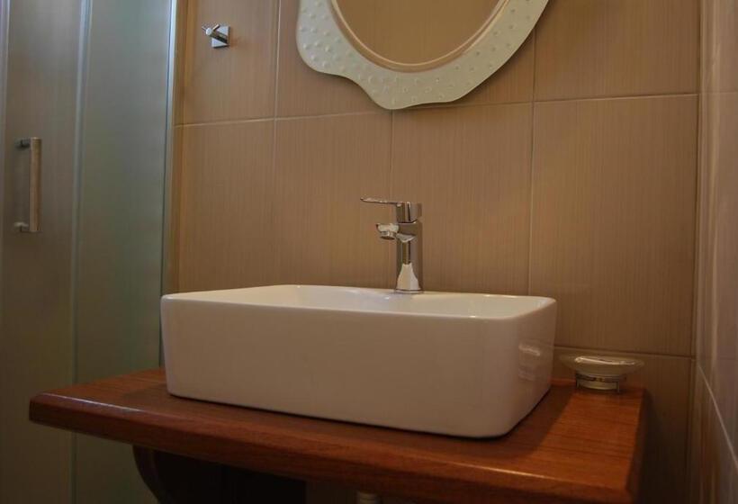 דירה בת חדר שינה 1 עם נוף, Aretousa Villas