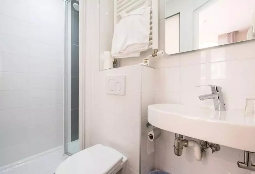اتاق استاندارد یک نفره, Bonsejour Montmartre