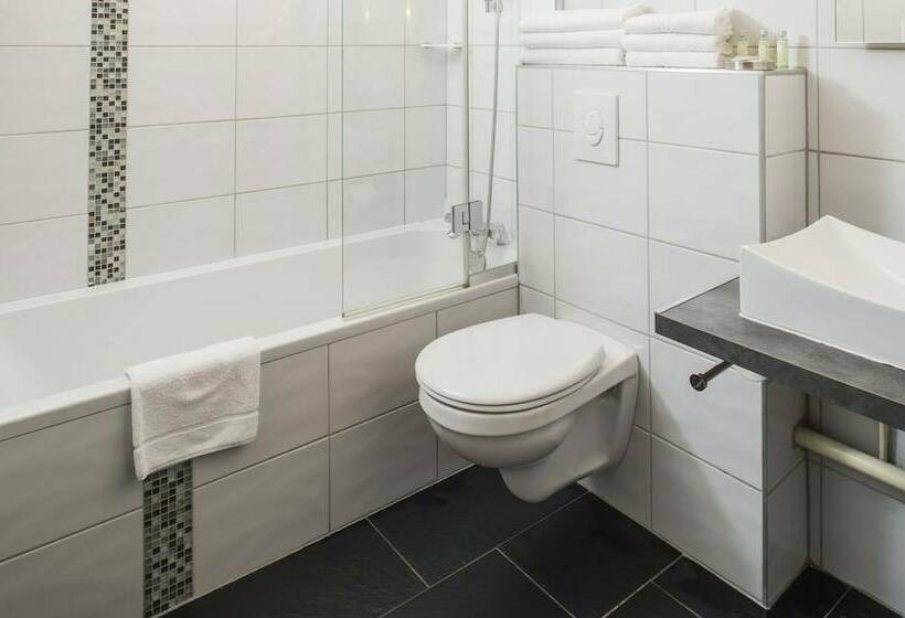 חדר סטנדרט לשלושה, Couvent Du Franciscain Centre Ville