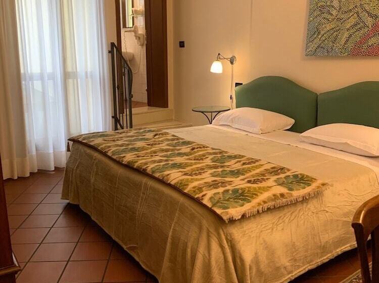 اتاق استاندارد, De Prati