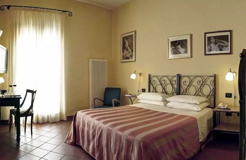 اتاق استاندارد, De Prati