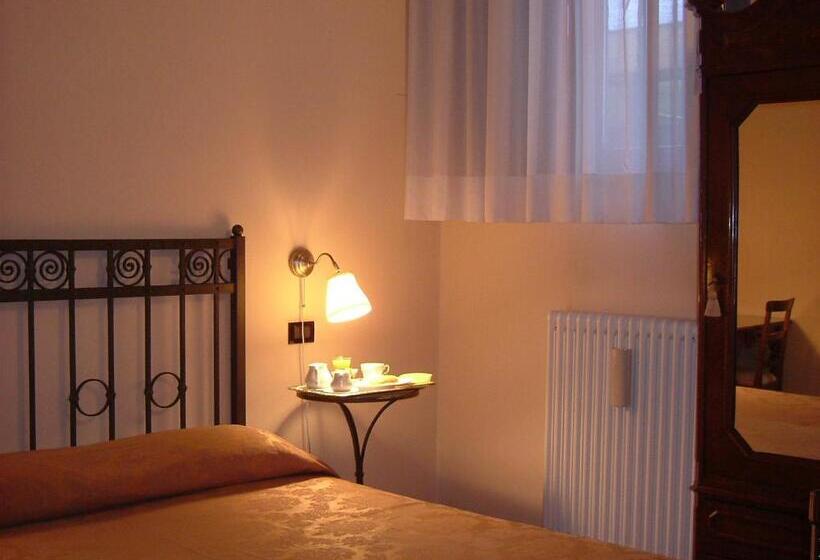 اتاق استاندارد یک نفره, De Prati