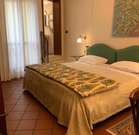 اتاق استاندارد, De Prati