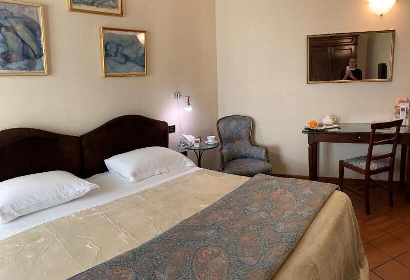 اتاق استاندارد, De Prati