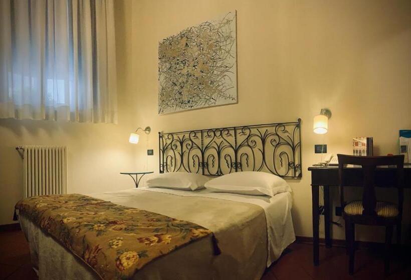 اتاق اکونومی, De Prati