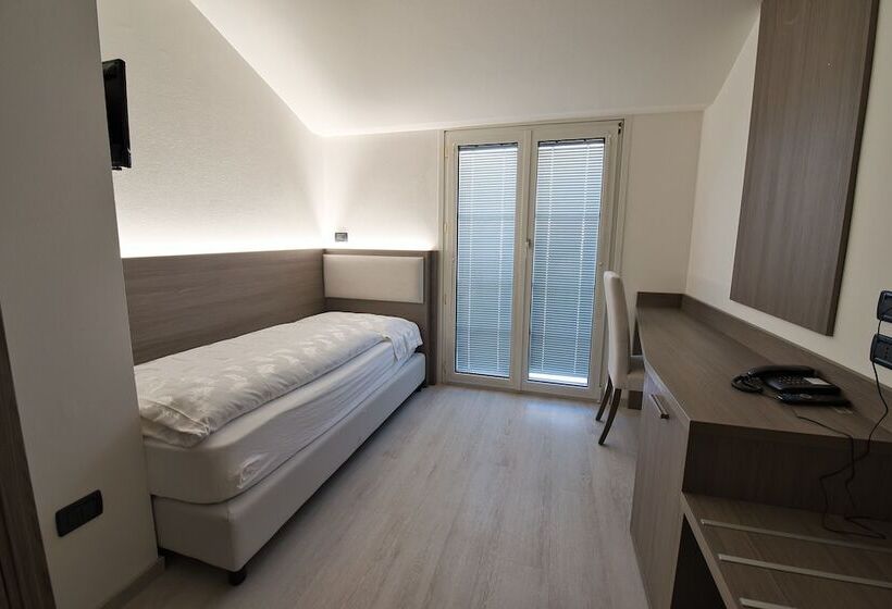 اتاق استاندارد یک نفره, Garni Villa Fontana