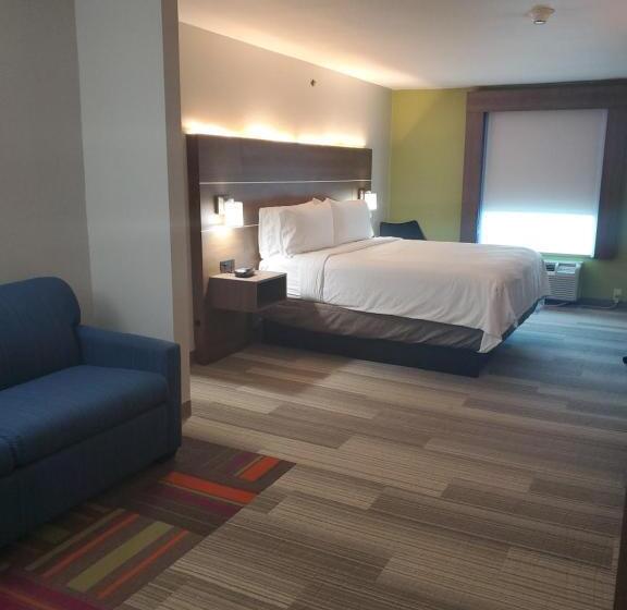 带大床的套房, Holiday Inn Express & Suites San Antonio West Sea World Area, An Ihg