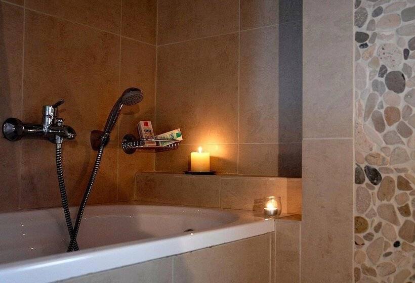 标准工作室, Mistral