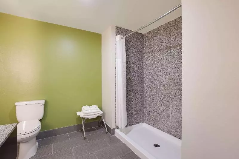 身障者適用キングサイズベッドルーム, Sleep Inn & Suites North Mobile Saraland