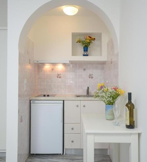 Семейное Студио, Soula Naxos