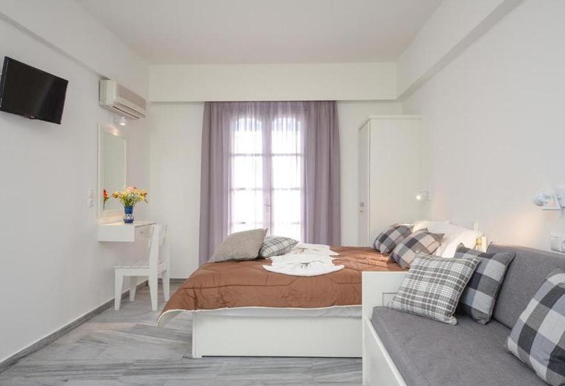 Семейное Студио, Soula Naxos