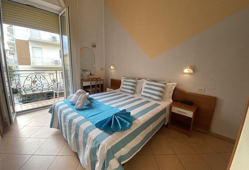 اتاق استاندارد چهار تخته, Villa Caterina